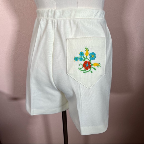 Vintage Pants - Vintage Floral Embroidery High Waisted white Polyester Shorts 1960 1970 medium